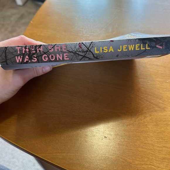 5/$25 “Then She Was Gone” softcover book by Lisa Jewell - Picture 3 of 3